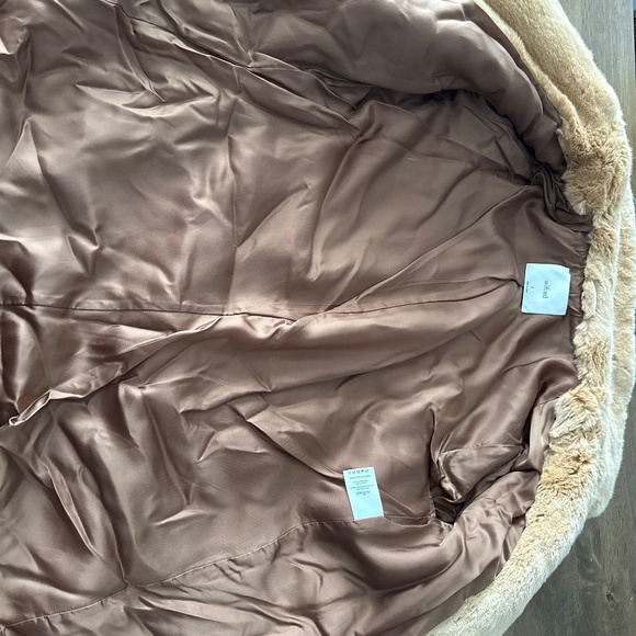 Wilfred Faux Fur Coat – Size Small (Aritzia) - Picture 3 of 4